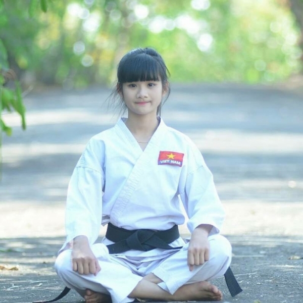 Gặp gỡ Bùi Minh Anh - cao thủ Karatedo ẩn sau cô sinh viên dịu dàng - Ảnh 1.