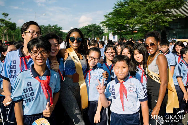 Nhan sắc đến từ Haiti phải mượn tiền đến Việt Nam để thi Miss Grand International 2017 - Ảnh 1.