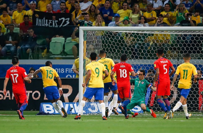 Thua tan nát trước Brazil, Chile cay đắng mất vé World Cup 2018 - Ảnh 4.