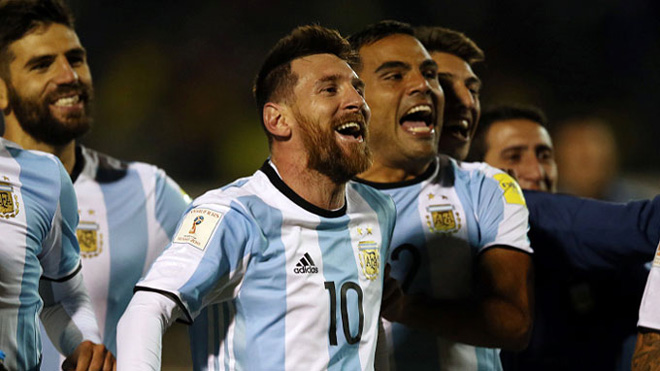 Messi và Maradona ở ĐT Argentina: Vĩ đại hay vĩ đại nhất chỉ cách 1 cúp Vàng - Ảnh 2.