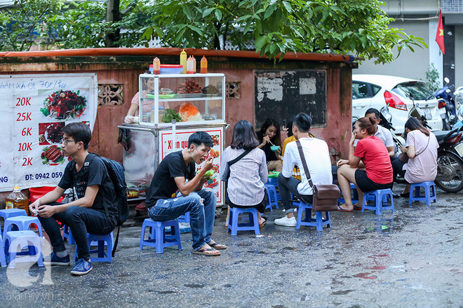  Gió mùa về, tìm đến hàng nộm bò khô gia truyền ven hồ Tây, qua mấy đời vẫn chỉ 20 nghìn/đĩa - Ảnh 2.