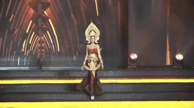  Vồ ếch liên tục trên sân khấu nhưng Miss Grand Thái Lan vẫn được khán giả vỗ tay khen ngợi liên tục - Ảnh 1.