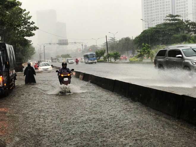 Đã tìm ra thủ phạm khiến siêu bơm nổ máy từ rất sớm mà đường vẫn như sông - Ảnh 1.