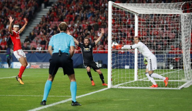 ĐIỂM NHẤN Benfica 0-1 M.U: Rashford hay nhất trận. Lukaku và Mkhitaryan đang chững lại - Ảnh 2.