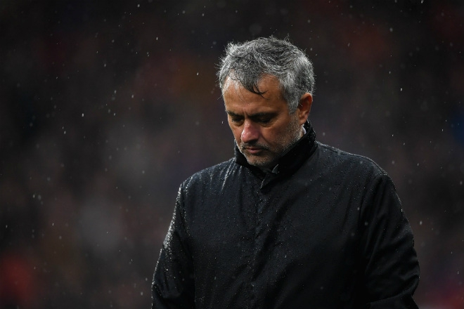 MU bảo vệ ngôi vương: Cầu thủ ủ dột, Mourinho vẫn ưu ái “tội đồ” - Ảnh 2.