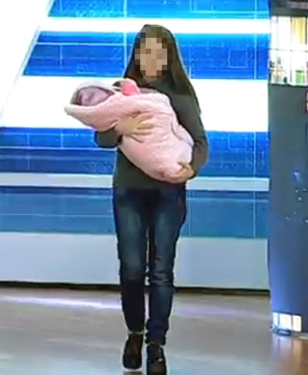 Bé gái 12 tuổi sinh con, bị ép lên sóng truyền hình tìm cha đứa bé gây rúng động - Ảnh 1.