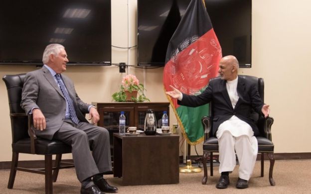  Bí ẩn về chiếc đồng hồ trong chuyến thăm của Ngoại trưởng Mỹ tới Afghanistan  - Ảnh 1.