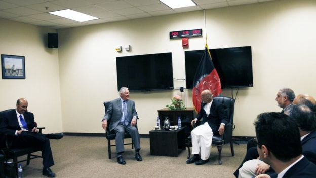  Bí ẩn về chiếc đồng hồ trong chuyến thăm của Ngoại trưởng Mỹ tới Afghanistan  - Ảnh 2.