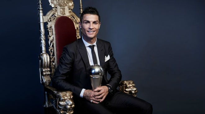 Messi thua Ronaldo “The Best”, thắng “Quả bóng Vàng”: Tại sao không? - Ảnh 1.