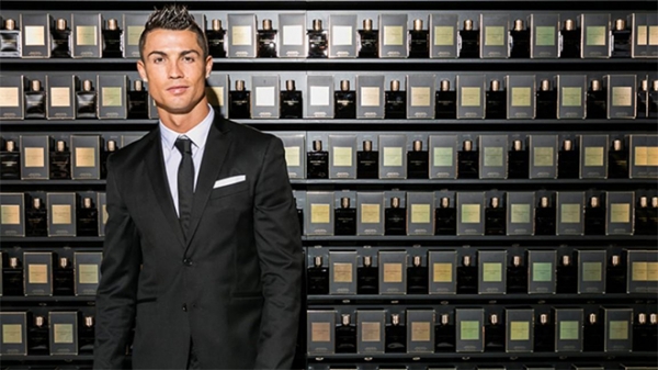 Ronaldo sửa sai vụ ‘hàng Tàu’ gắn mác đồ hiệu như thế nào? - Ảnh 2.