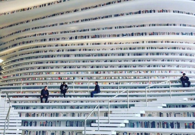 Choáng ngợp với thư viện như một vũ trụ sách khổng lồ tại Thiên Tân, Trung Quốc - Ảnh 1.
