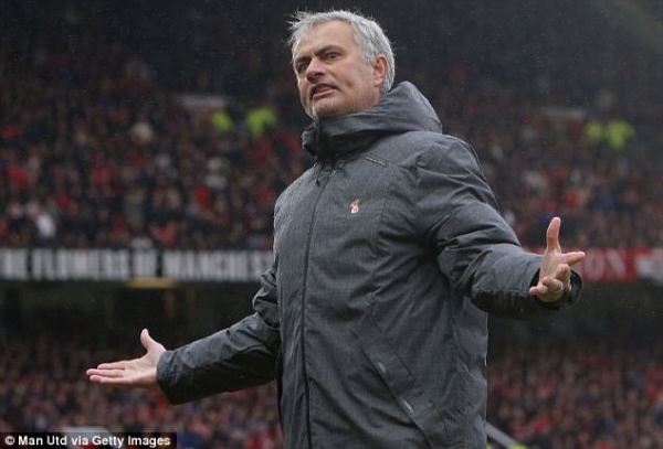 Mourinho: Bậc thầy sử dụng Độc cô cửu kiếm - Ảnh 1.