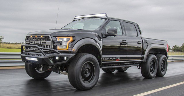 Chiêm ngưỡng Ford F-150 Raptor 6 bánh đầu tiên trên thế giới - Ảnh 1.