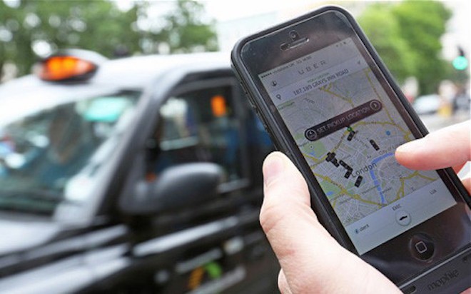 Hiệp hội Taxi Hà Nội đề nghị Uber, Grab đặt máy chủ tại Việt Nam - Ảnh 1.