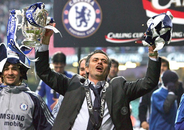 Chuyện tình Mourinho - Chelsea cay đắng như hit ‘Sống xa anh chẳng dễ dàng’ - Ảnh 2.