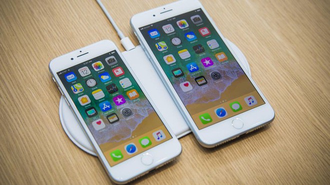 Bộ đôi iPhone 8/8 Plus thất trận trên quê nhà Samsung - Ảnh 1.