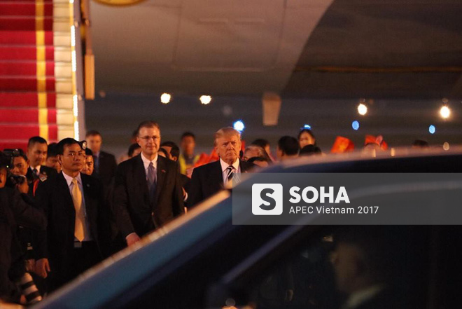 Toàn cảnh khâu kiểm tra an ninh nghiêm ngặt và lễ đón Tổng thống Mỹ Donald Trump tại sân bay Nội Bài - Ảnh 17.