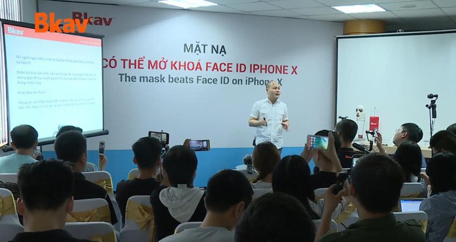 CEO Nguyễn Tử Quảng nói về cách qua mặt Face ID: Nó biết đâu là mặt thật, mặt giả nhưng mặt nửa giả nửa thật thì sao? - Ảnh 1.