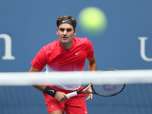 Federer kiếm tiền đẳng cấp, vượt mốc 110 triệu USD - Ảnh 1.