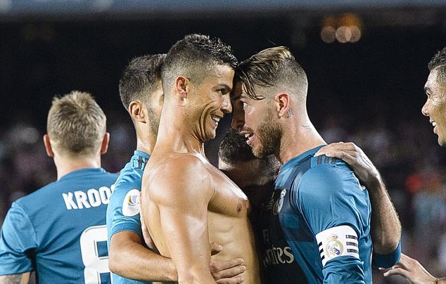 Ronaldo và Ramos khẩu chiến khiến nội bộ Real căng thẳng - Ảnh 1.