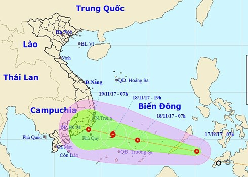 Áp thấp nhiệt đới di chuyển nhanh vào Biển Đông - Ảnh 1.