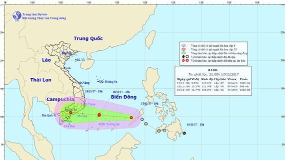 TP.HCM họp khẩn, chuẩn bị ứng phó với áp thấp nhiệt đới sắp mạnh thành bão - Ảnh 1.