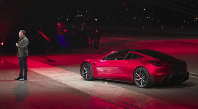 Tesla trình làng nguyên mẫu của chiếc Roadster thế hệ hai: Siêu xe thể thao mui trần chạy điện nhanh nhất thế giới, giá 200.000 USD - Ảnh 1.