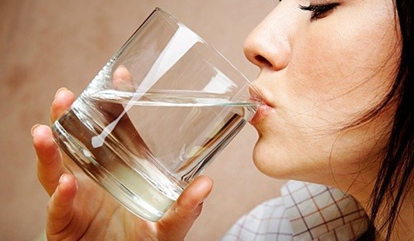 9 biện pháp khắc phục và ngăn ngừa tình trạng khô miệng bạn hoàn toàn có thể làm ở nhà - Ảnh 2.