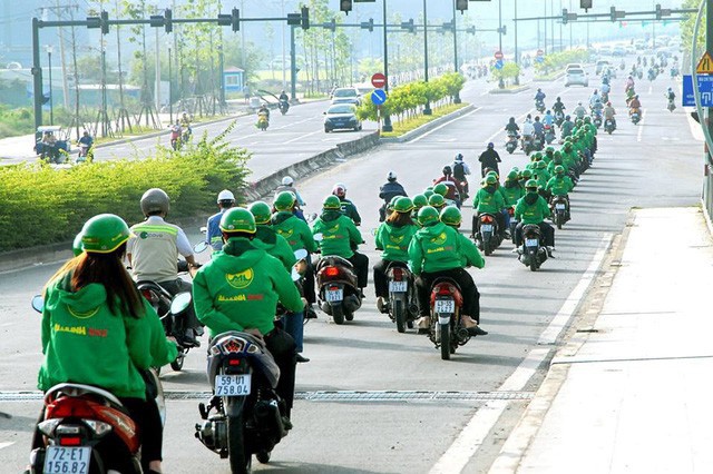 Tài xế xe ôm Uber, Grab bỏ chạy, liệu Mai Linh Bike có trụ vững? - Ảnh 1.