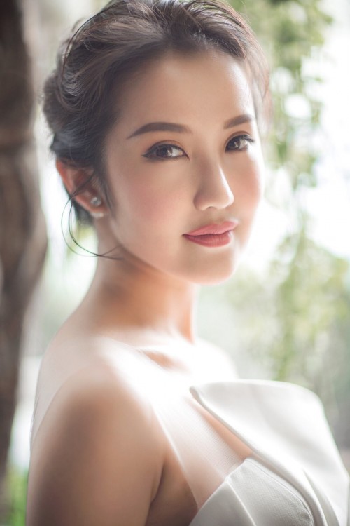 Những cô gái Việt xinh đẹp và có cuộc sống màu hồng đúng chất ‘tiểu thư’ - Ảnh 1.