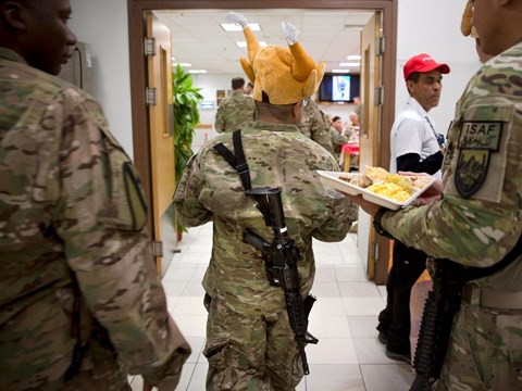 Lính Mỹ làm lễ Tạ Ơn ở vùng chiến như thế nào? - Ảnh 10.