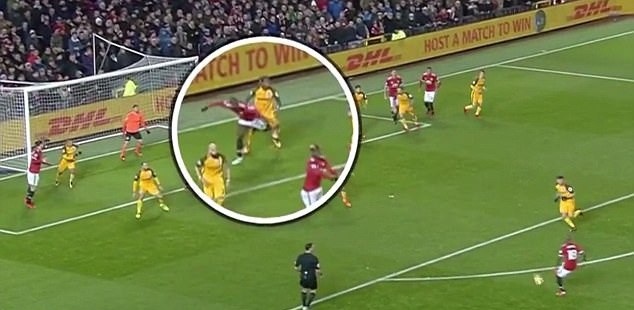 NÓNG: Lukaku đối mặt án treo giò 3 trận vì đánh nguội, có nguy cơ lỡ derby Manchester - Ảnh 2.