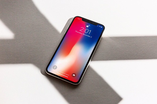 Sát thủ của iPhone X sẽ ra mắt vào năm 2018 - Ảnh 1.