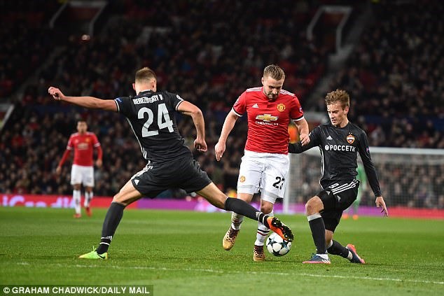 Cuối cùng, Mourinho đã giữ lời hứa và quân tử với Luke Shaw - Ảnh 1.