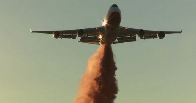 Xem siêu máy bay chữa cháy Global Super Tanker mang trong mình hơn 75 ngàn mét khối chất dập lửa - Ảnh 1.