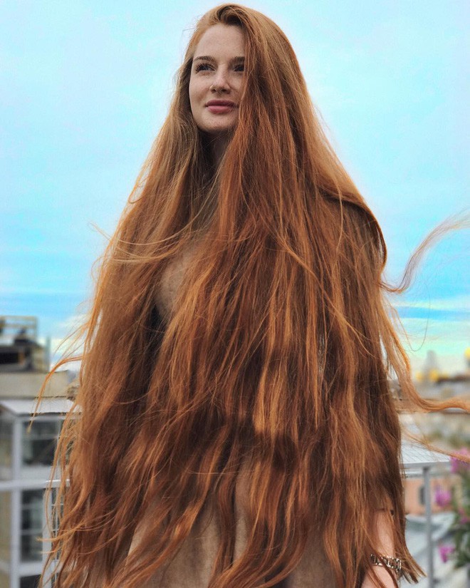 Từng bị rụng tóc đến hói cả đầu, nhờ những bí quyết nhỏ này cô gái Nga đã trở thành nàng Rapunzel đời thực vạn người mê - Ảnh 2.