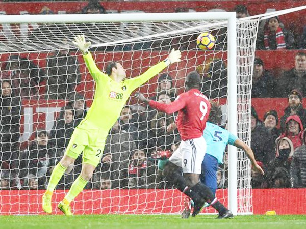 ĐIỂM NHẤN M.U 1-0 Bournemouth: Lukaku đã ‘thông nòng’, người hùng là De Gea - Ảnh 1.