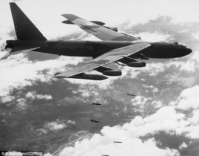 B-52 Mỹ đã nhầm: Hãy chờ xem, ai sẽ là đối thủ chủ yếu của chúng mày! - Ảnh 3.