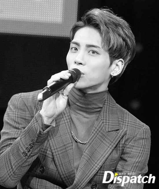 Bạn thân 5 năm tiết lộ Jonghyun gặp vấn đề tâm lý và ngọn nguồn nguyên nhân khiến nam ca sĩ cùng quẫn - Ảnh 1.