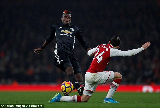 Pogba cứ đá xấu như thế này, M.U còn lo dài - Ảnh 1.