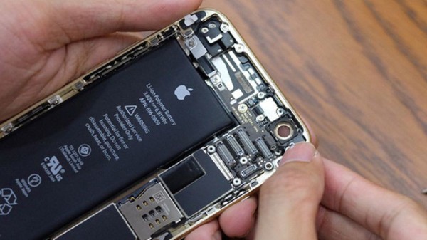 Apple thừa nhận đã cố tình làm iPhone chậm đi khi pin chai, iFan sẽ rất nóng mặt - Ảnh 1.
