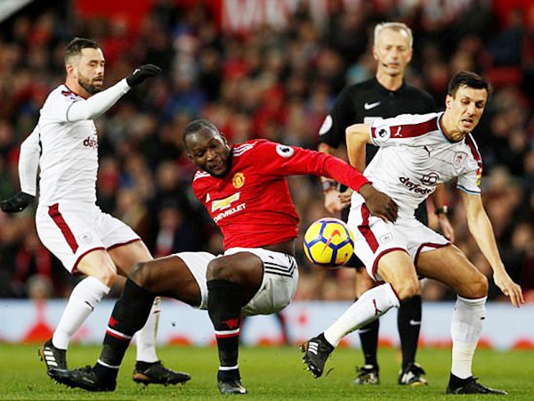 Ibrahimovic và Lukaku đá cùng nhau là thảm họa với M.U - Ảnh 2.