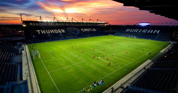 Buriram nhận 800 tỷ đồng để đổi tên sân nhà thành Chang Arena - Ảnh 1.