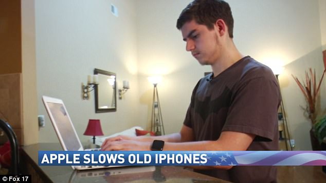 Đây là chàng trai 17 tuổi đã khiến Apple phải xin lỗi cả thế giới, đứng trước nguy cơ bị kiện hàng tỷ USD - Ảnh 1.