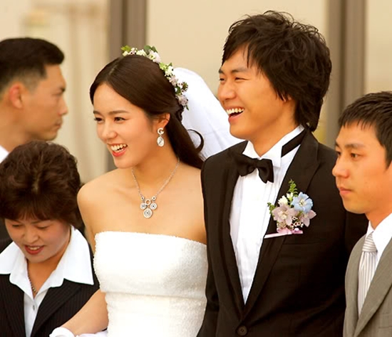 Trước Song Joong Ki và Song Hye Kyo, những cặp đôi này cũng yêu nhau từ màn ảnh ra ngoài đời - Ảnh 11.