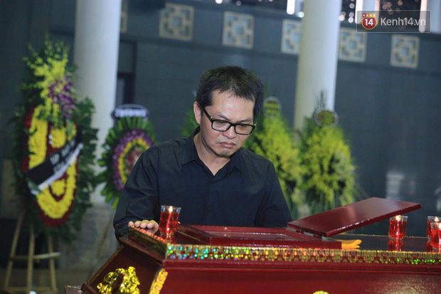 Bảo Thanh và nhiều sao Việt đau buồn đến viếng mẹ của nghệ sĩ Chí Trung - Ảnh 11.