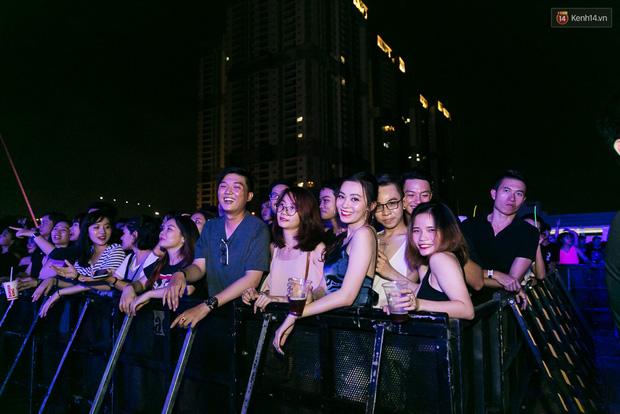 Những cô nàng sexy nhất Sài Gòn đều đi xem đêm diễn The Chainsmokers hôm qua! - Ảnh 11.