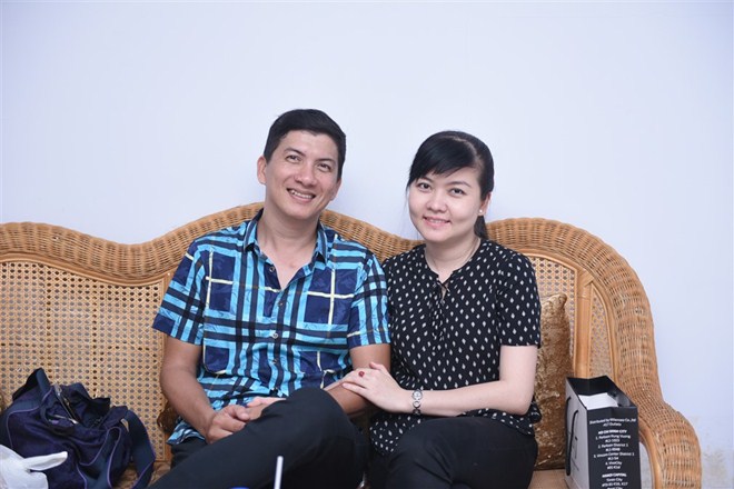 Người vợ kém 11 tuổi của nhạc sĩ Tình thơ Hoài An hiếm hoi lộ diện bên chồng  - Ảnh 11.