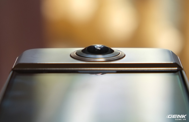 Chiếc smartphone với thiết kế kỳ dị này có thể chụp ảnh, quay phim 360 độ mà không cần phụ kiện - Ảnh 11.
