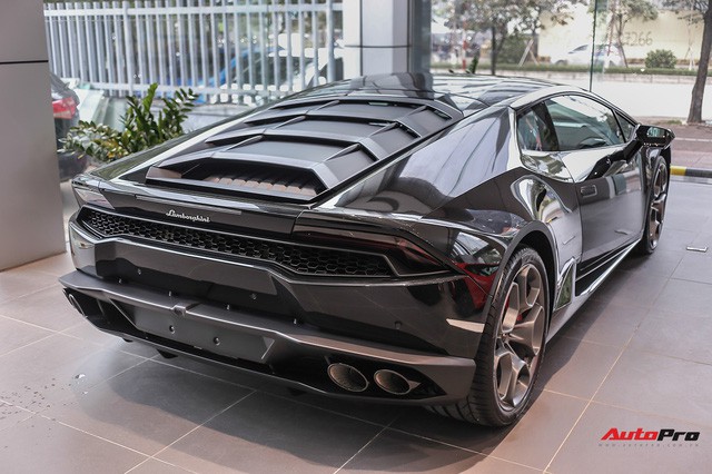 Lamborghini Huracan màu đen đầu tiên Việt Nam đã có chủ nhân - Ảnh 10.